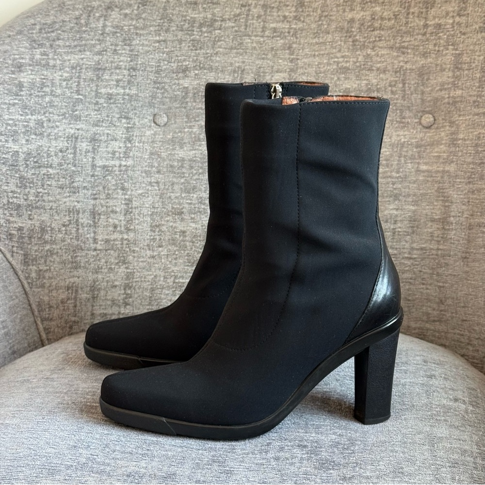 Donald J Pliner Italian Made Sport Travel Black Heeled Boots Size 7.5